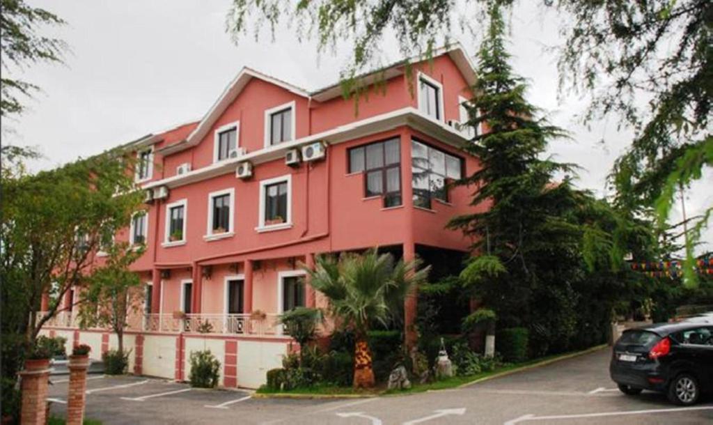 Univers Resort Elbasan Exterior photo